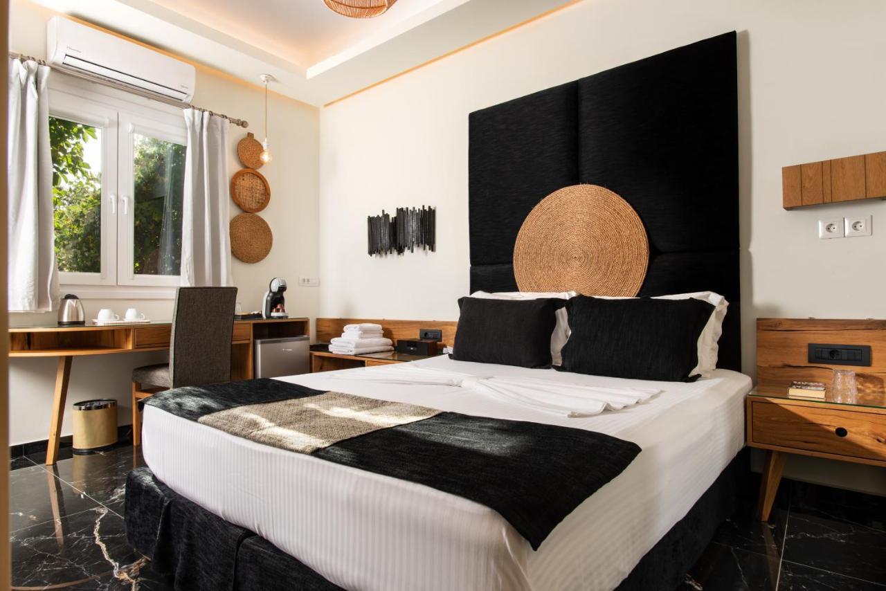 Angelica'S Deluxe Rooms In Adamas Exteriér fotografie