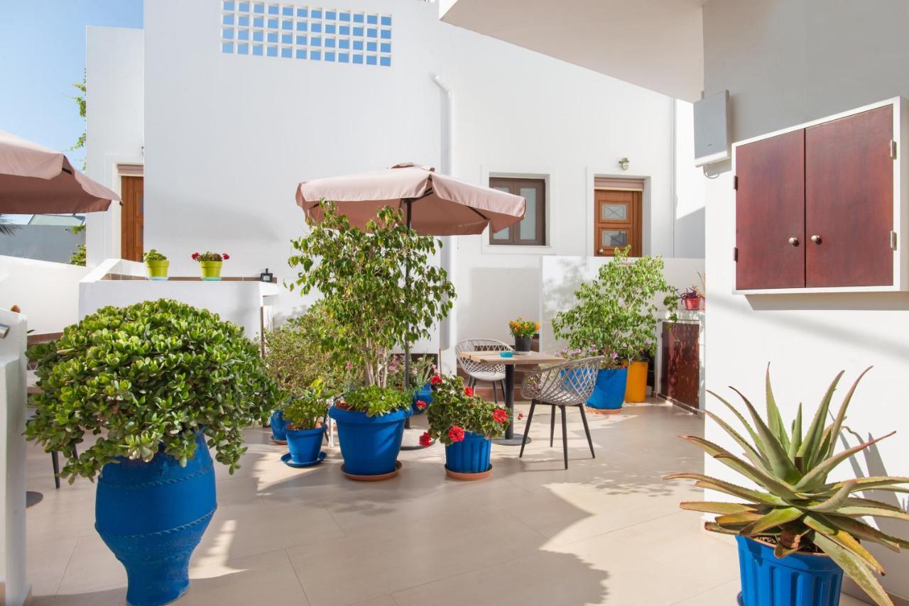 Angelica'S Deluxe Rooms In Adamas Exteriér fotografie