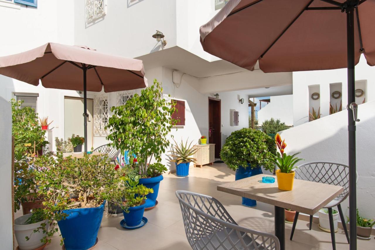 Angelica'S Deluxe Rooms In Adamas Exteriér fotografie